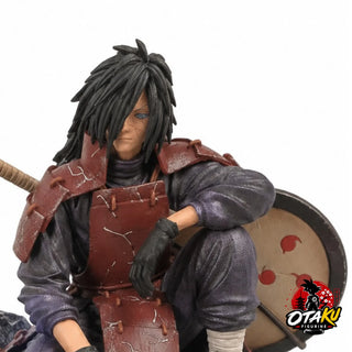 Figurine Madara Uchiwa avec le Gunbai de Guerre - Naruto™