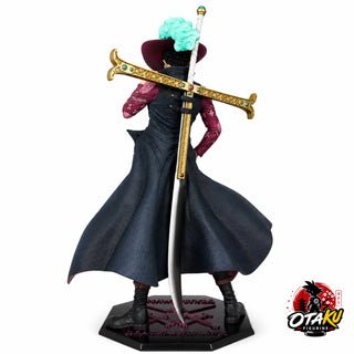 Figurine One Piece™ Mihawk Œil de Faucon Grand Corsaire